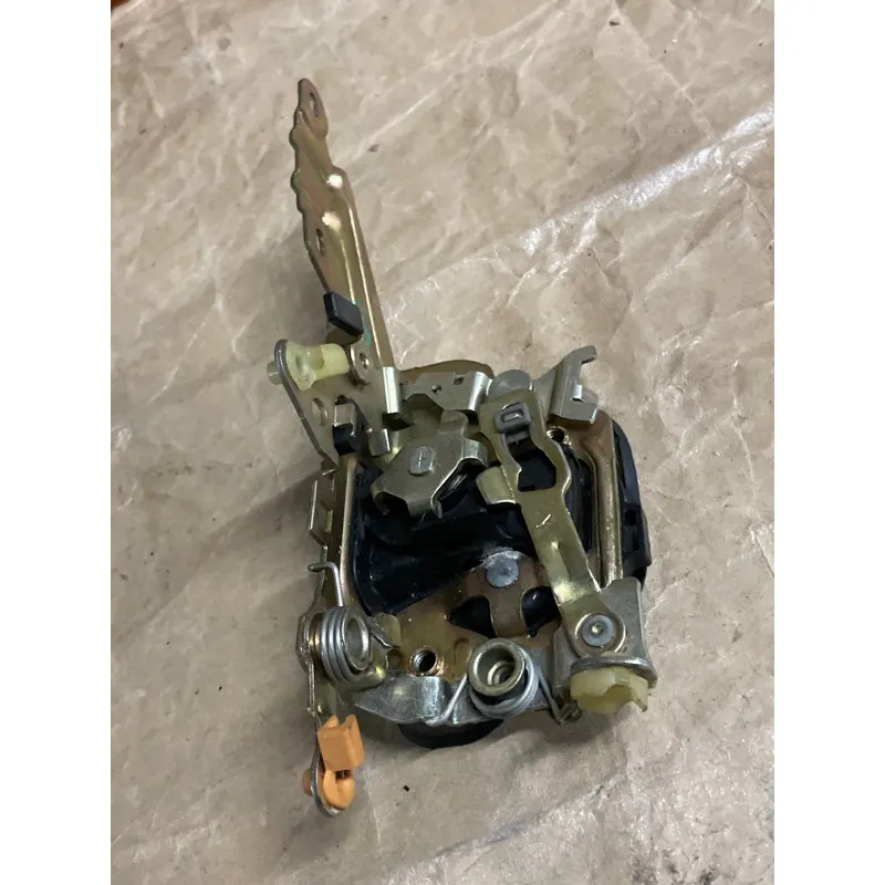 歐寶 ASTRA CORSA （93年）正廠右前車門六角鎖