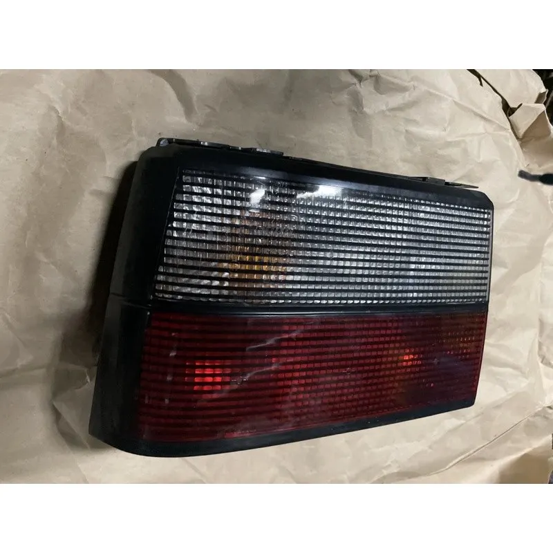 FIAT 飛雅特 CROMA(95年）左後燈