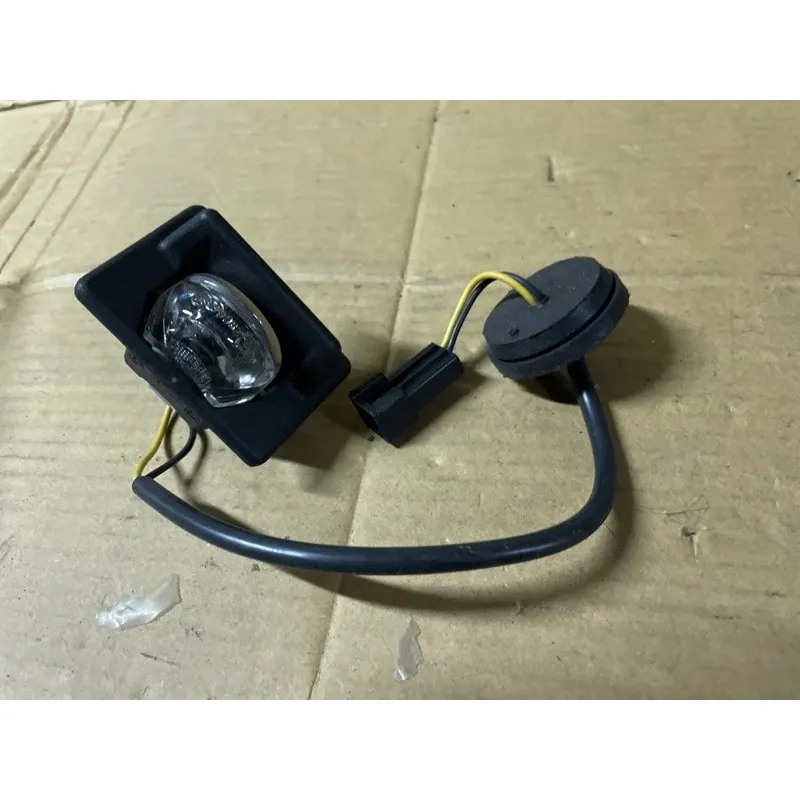 FIAT飛雅特 UNO  牌照燈（進口件）