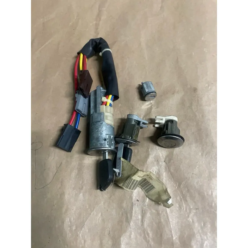 寶獅 405 原廠 引擎鎖+門鎖仁+油箱鎖仁