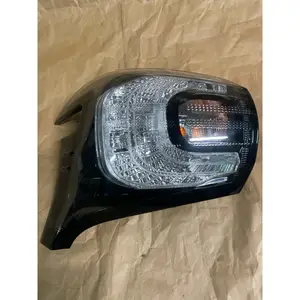 Toyota SIENTA (16-18年）正廠 後燈（9成新）