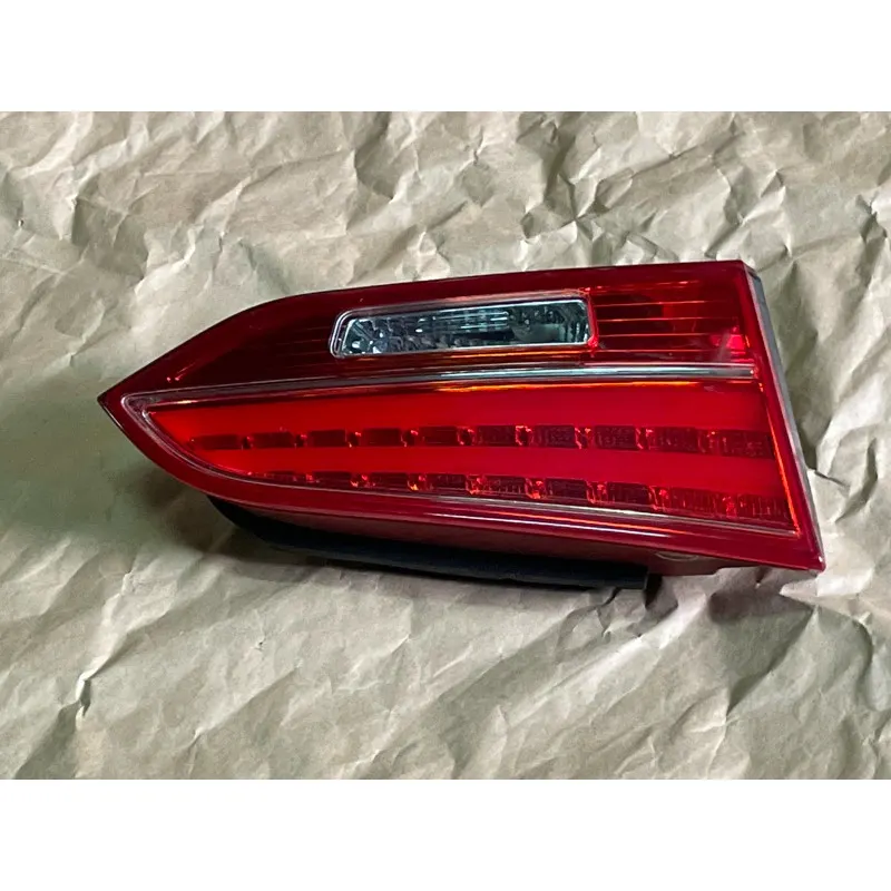 現代.Santa fe (14-18) 正廠 左後蓋燈 尾燈（內） 有LED (9成新）